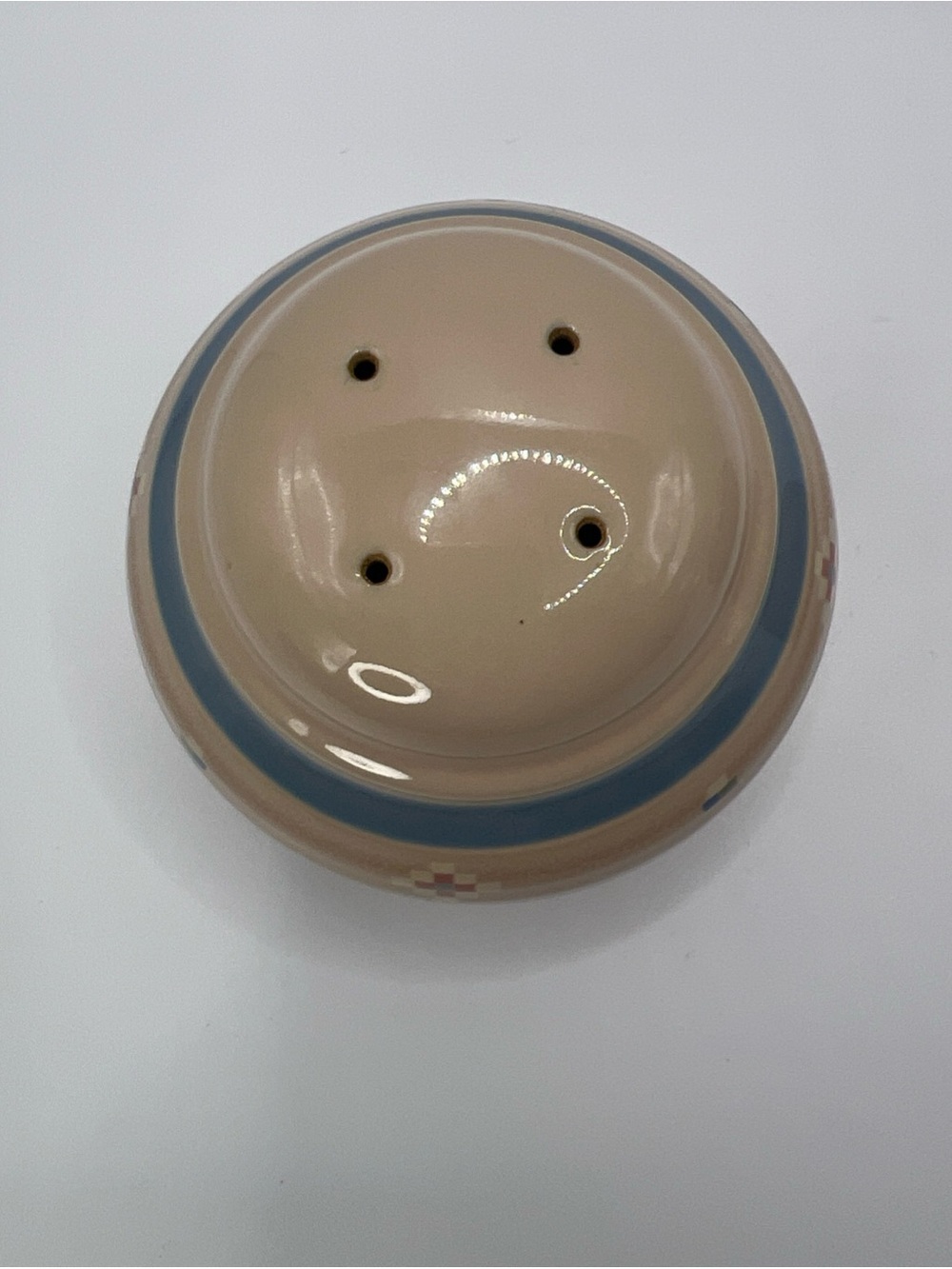Noritake Beige and Blue Ceramic Salt and Pepper Shakers - Picture 2 of 5